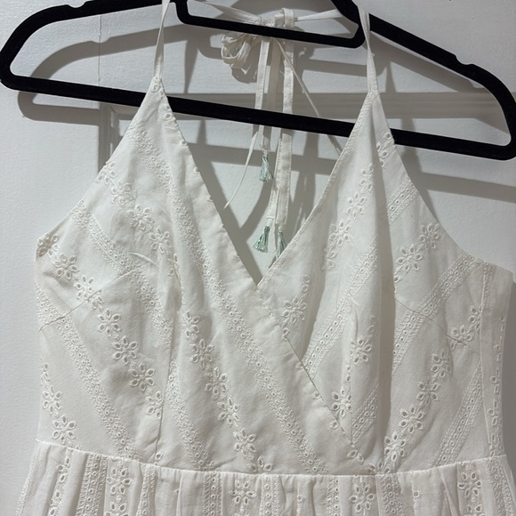 POL Elegant eyelet White summer Dress with tassels - Picture 2 of 9